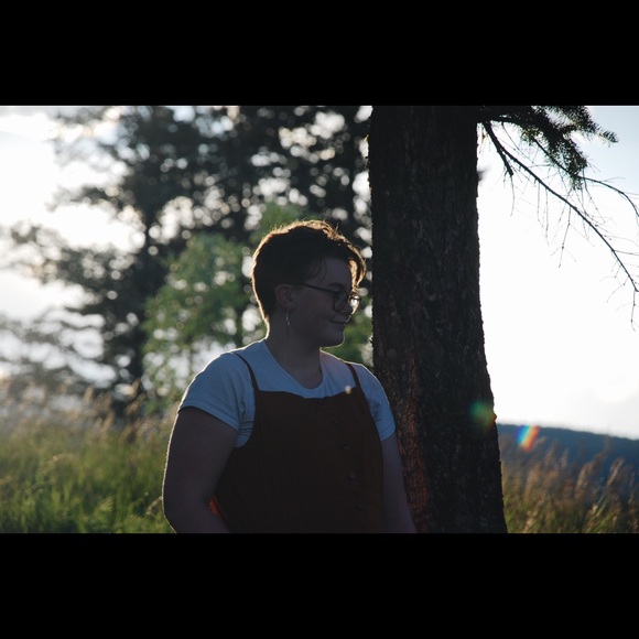 Meet your Posher, Michaela - Picture 1 of 1